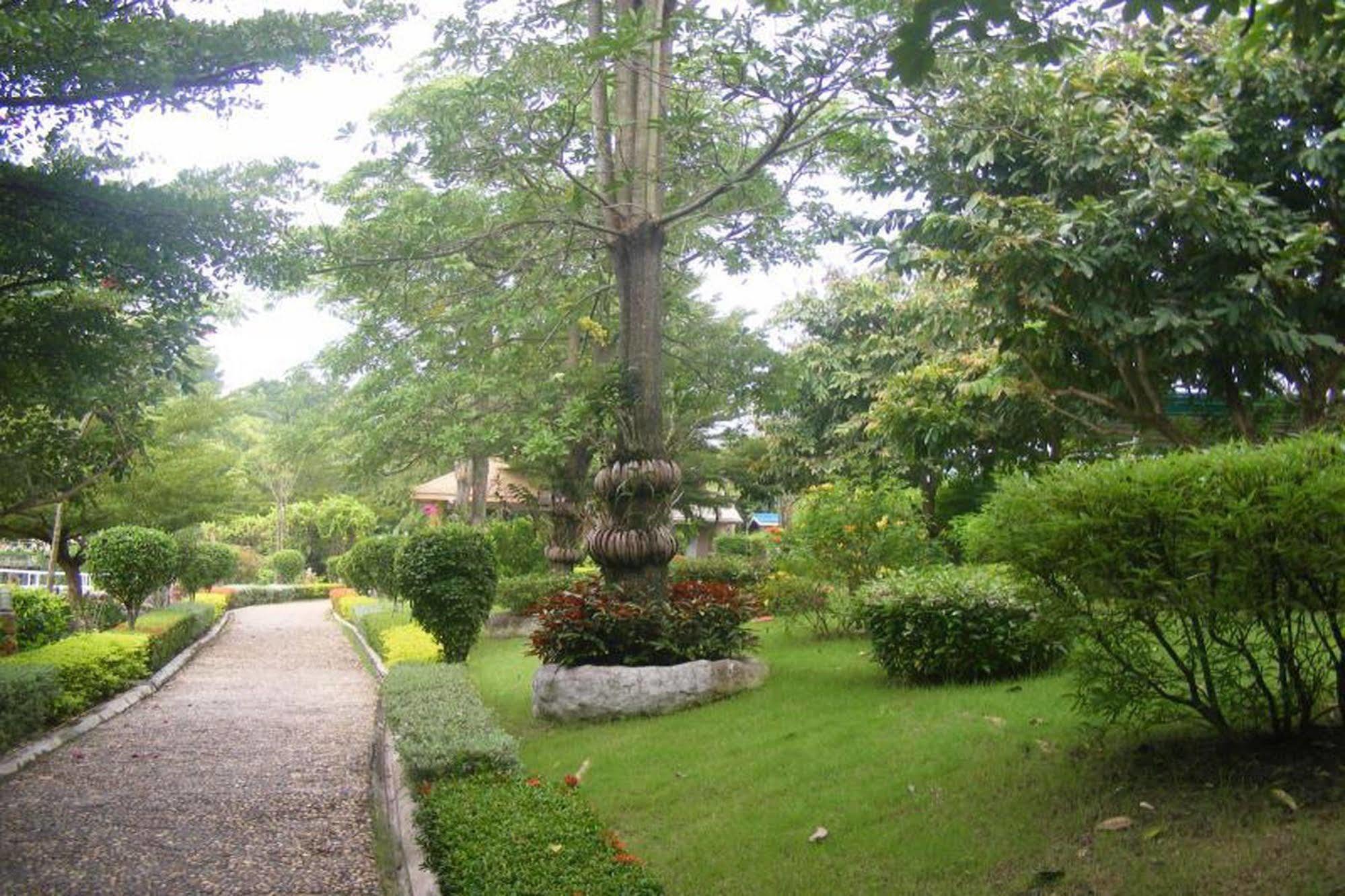Chart Trip Resort Nakhonratchasima Exterior photo