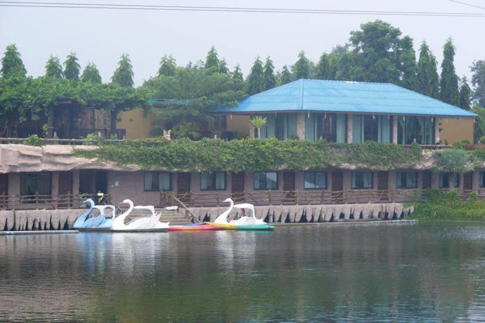 Chart Trip Resort Nakhonratchasima Exterior photo