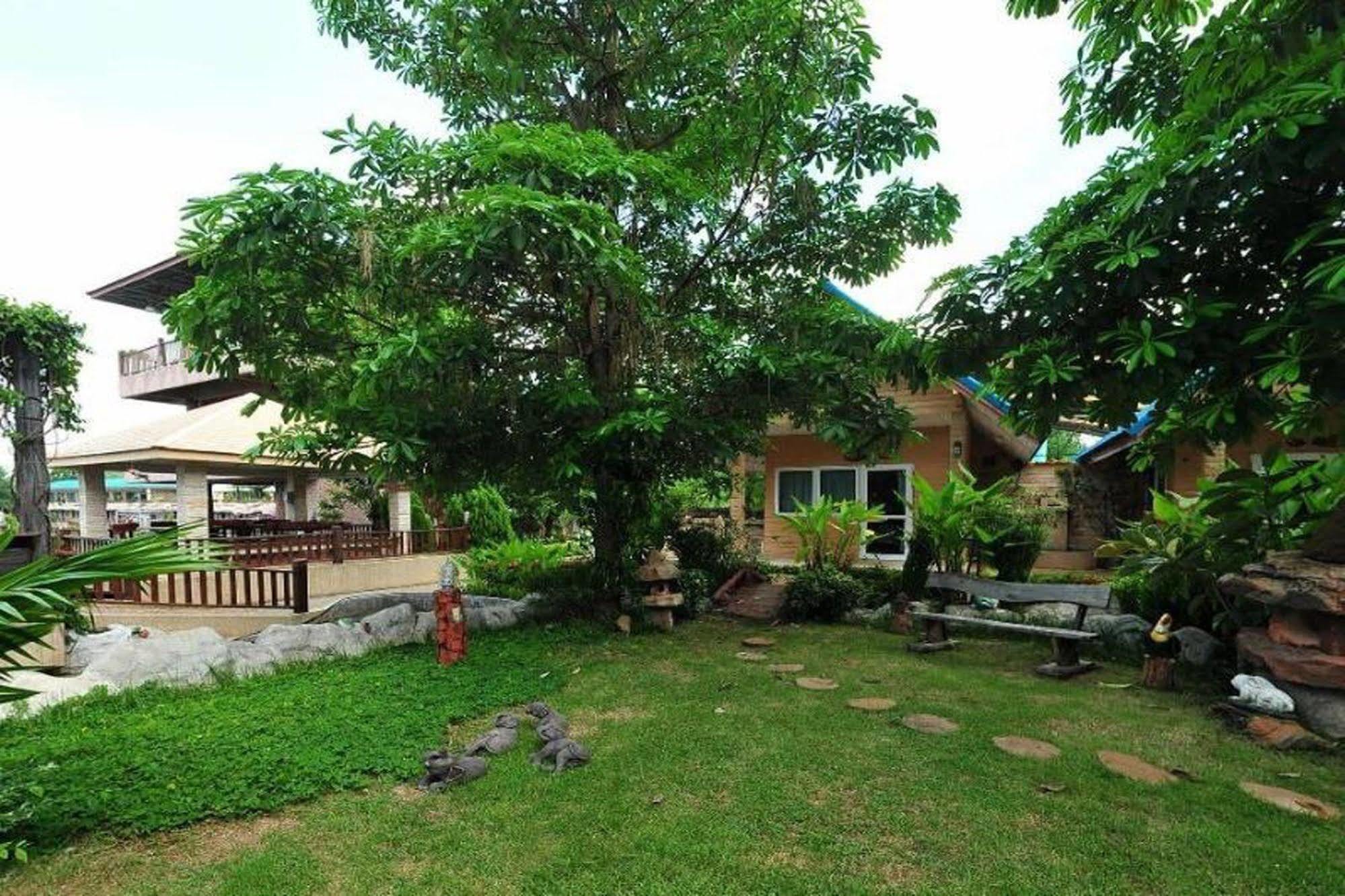 Chart Trip Resort Nakhonratchasima Exterior photo